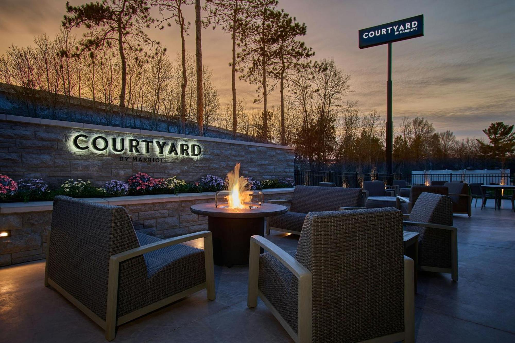 Courtyard Восау Екстер'єр фото
